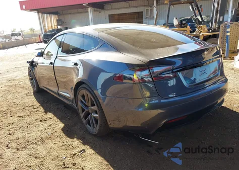 2021 Tesla Model S Plaid Tri Motor All-Wheel Drive from USA, damaged, VIN 5YJSA1E64MF441775